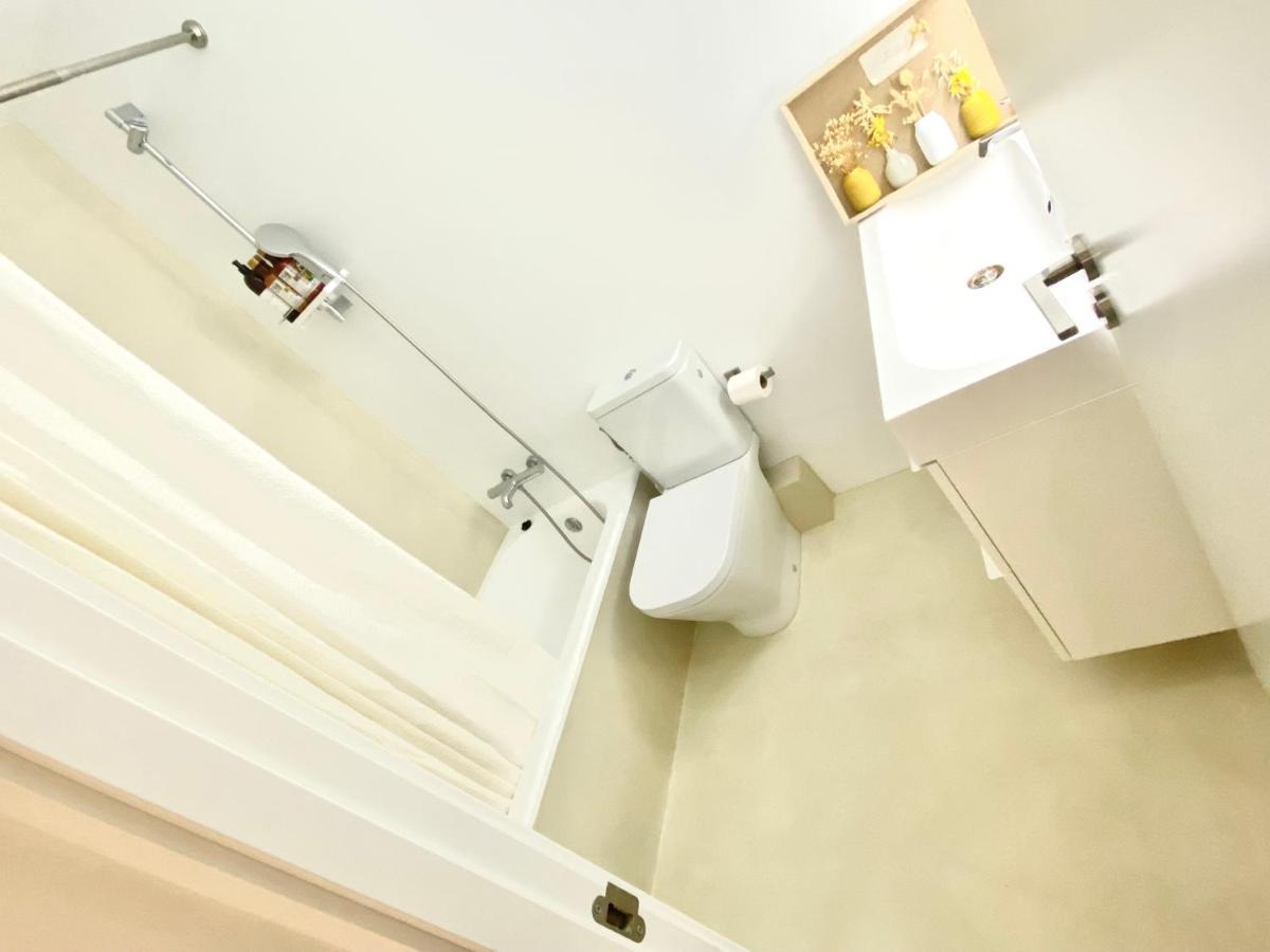 Barcelona Chic Apartments- Free Parking - 10 Min From Bcn City Centre By Metro Bagian luar foto